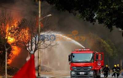 浙江丽水开发区化工厂爆炸起火 600余人被疏散